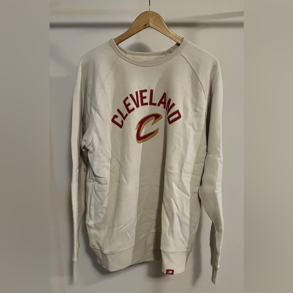 Cavs Team Shop Cream Crewneck Swearshirt